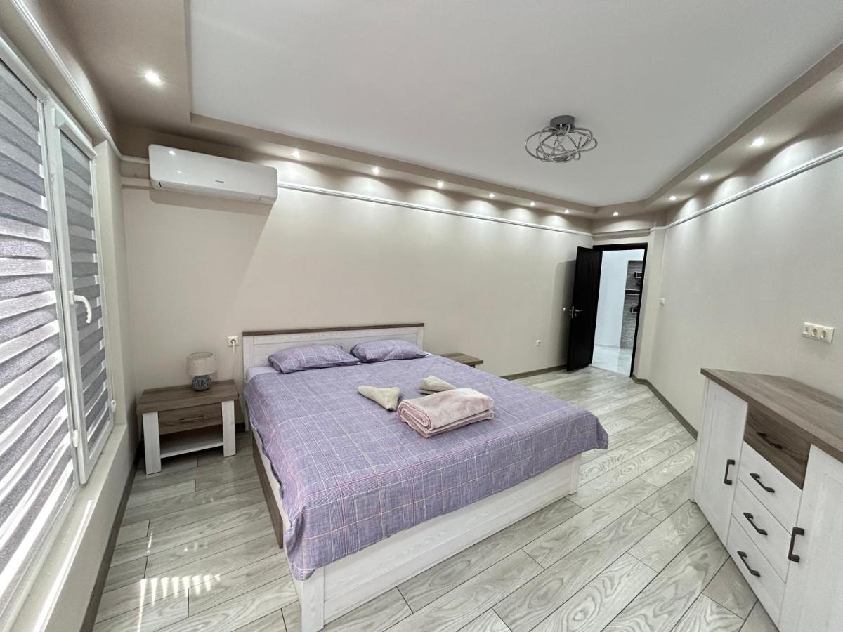Apartament Deluxe Karina-Free Parking Burgas City Exterior foto